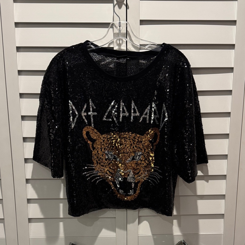 Def Leppard Black Sequin Short Sleeve Tee with Leopard Motif
